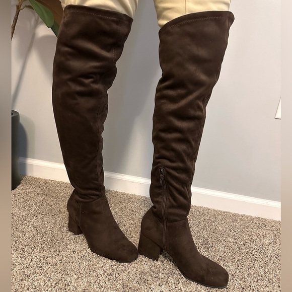 ✨ Christian Siriano Chocolate Samiya Over-the-Knee Boot ✨ - Picture 6 of 16